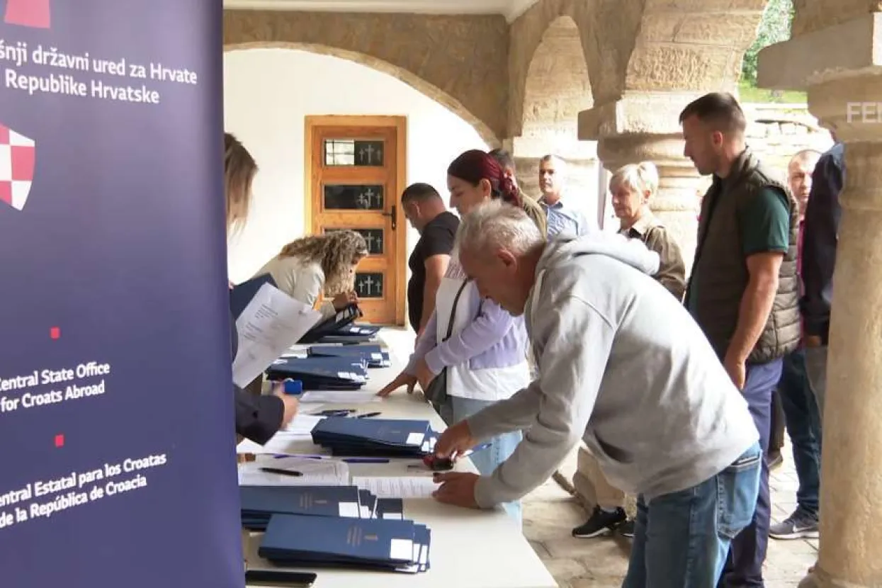 Potpisani ugovori za projekte od posebnog interesa za Hrvate u BiH