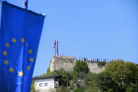 Svečano obilježena 30. obljetnica VRO "Maestral" i oslobođenja Jajca