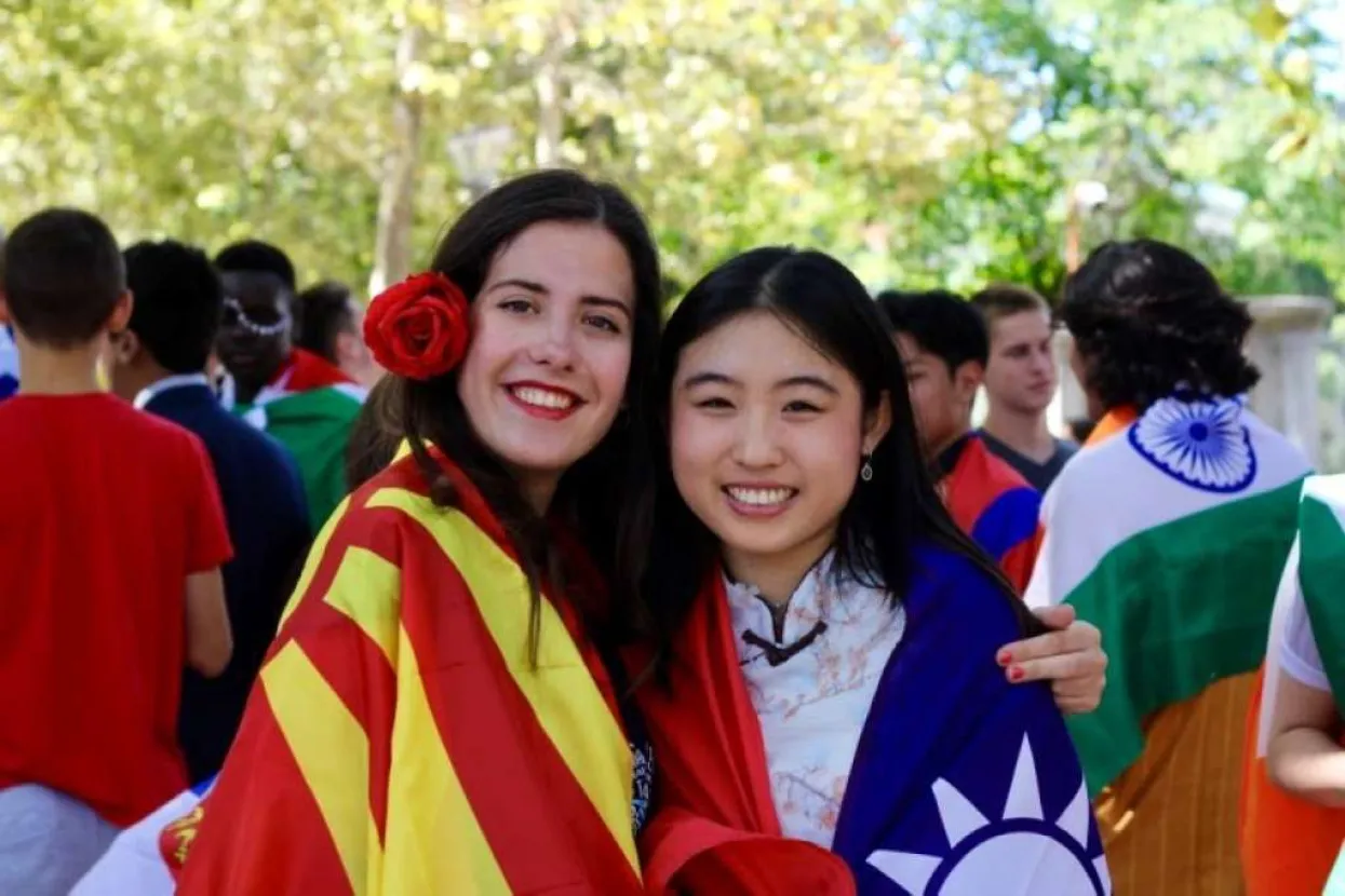 'Put oko svijeta za 80 minuta': Učenici UWC-a predstavljaju Mostarcima svoje zemlje i kulturu 