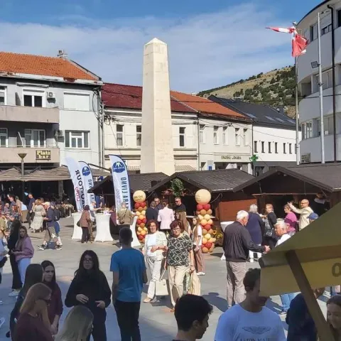 Sajam u Livnu okupio izlagače prehrambeno-poljoprivrednih proizvoda i tradicionalnih zanata