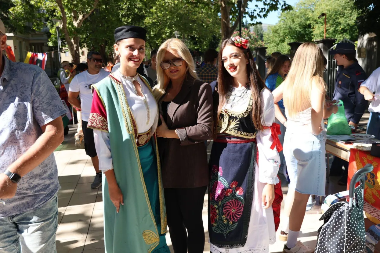 MOSTAR, 20. rujna (FENA) – Koledž ujedinjenog svijeta u Mostaru (UWC Mostar) obilježava dan pokreta Koledža ujedinjenog svijeta. (Foto FENA/ES)