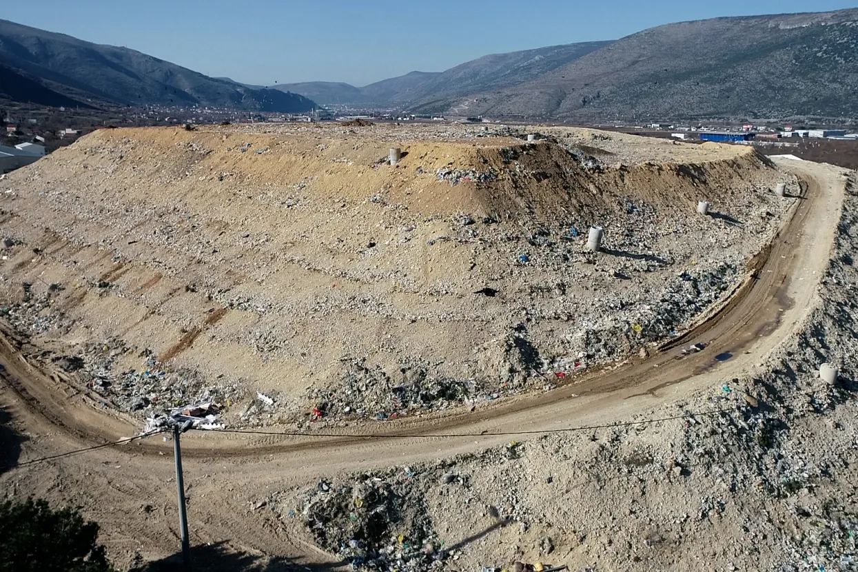 Preopterećeno deponijsko polje na deponiji Uborak