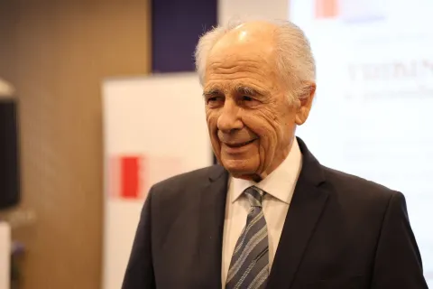 MOSTAR, 8. listopada (FENA) - Tribina u povodu Dana učitelja održana je u srijedu na Fakultetu prirodoslovno-matematičkih i odgojnih znanosti Sveučilišta u Mostaru (FPMOZ SUM) u organizaciji Hrvatske akademije za znanost i umjetnost (HAZU) u Bosni i Hercegovini.(Foto FENA/Branka Soldo)