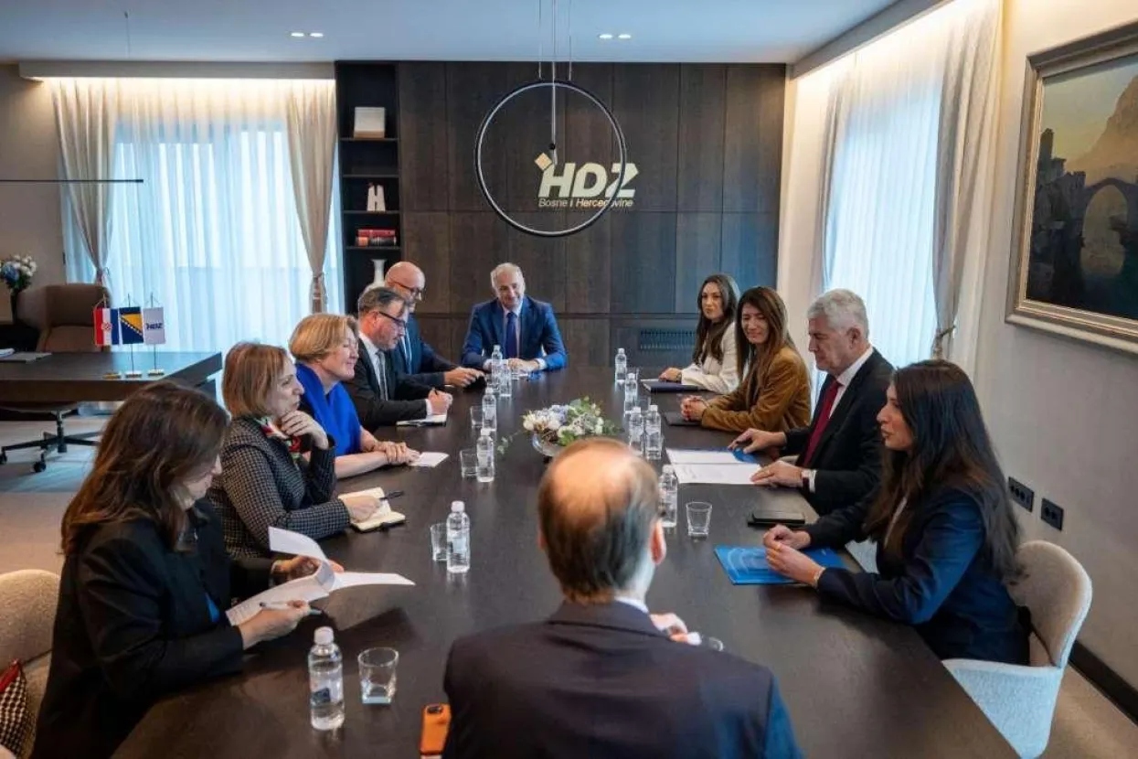 Čović s veleposlanicima 'Skupine prijatelja'