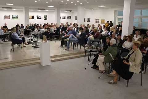 'Ples za život': Knjiga koja svjedoči o hrabrosti, ljubavi i borbi za dostojanstvo 