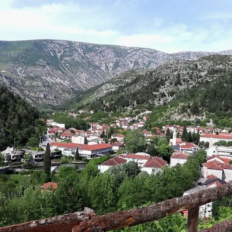 STOLAC, 20. svibnja (FENA) – U Stocu je u petak otvorena sedma tradicionalna dvodnevna manifestacija "Stolačka tarča" čime je Grad Stolac postao "srednjovjekovni centar" Bosne i Hercegovine.(Foto FENA/ES)