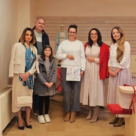 '40 dana za život Mostar' podržala akciju 'Otvori knjigu, zatvori ekran' donacijom slikovnica