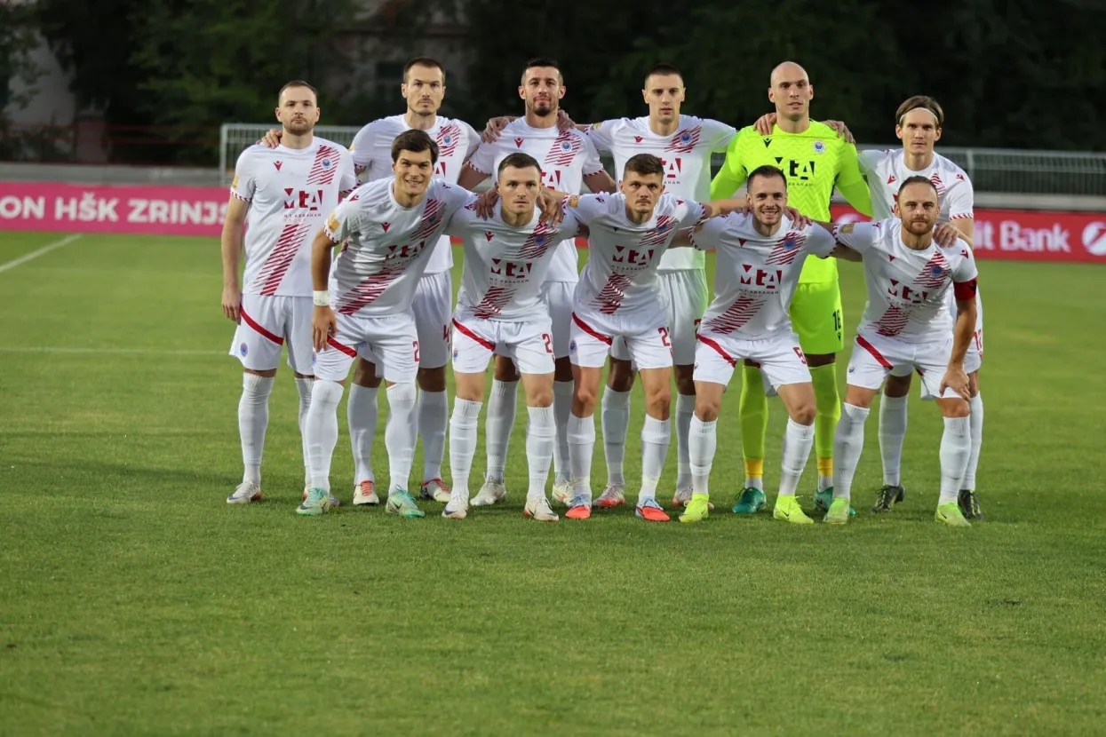 MOSTAR, 7. kolovoza (FENA) - Nogometaši Zrinjskog su u trećem kolu kvalifikacija za UEFA Europsku ligu na stadionu pod Bijelim brijegom odigrali neriješeno s islandskim Breidablikom. Rezultat je bio 1:1, a ovaj dvomeč riješiti će se uzvratom na Islandu. (Foto FENA/ES)