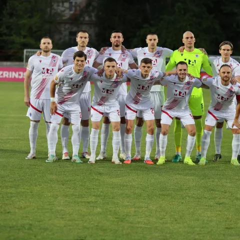 MOSTAR, 7. kolovoza (FENA) - Nogometaši Zrinjskog su u trećem kolu kvalifikacija za UEFA Europsku ligu na stadionu pod Bijelim brijegom odigrali neriješeno s islandskim Breidablikom. Rezultat je bio 1:1, a ovaj dvomeč riješiti će se uzvratom na Islandu. (Foto FENA/ES)
