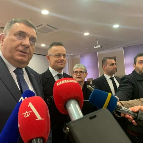 Szijjarto: Prestanite u EU razgovarati o Dodiku