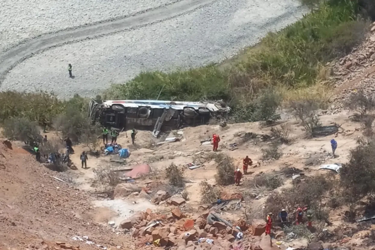 Peru: Autobus sletio u provaliju