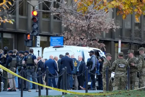 Pucnjava na Nacionalnu gardu kod Bijele kuće