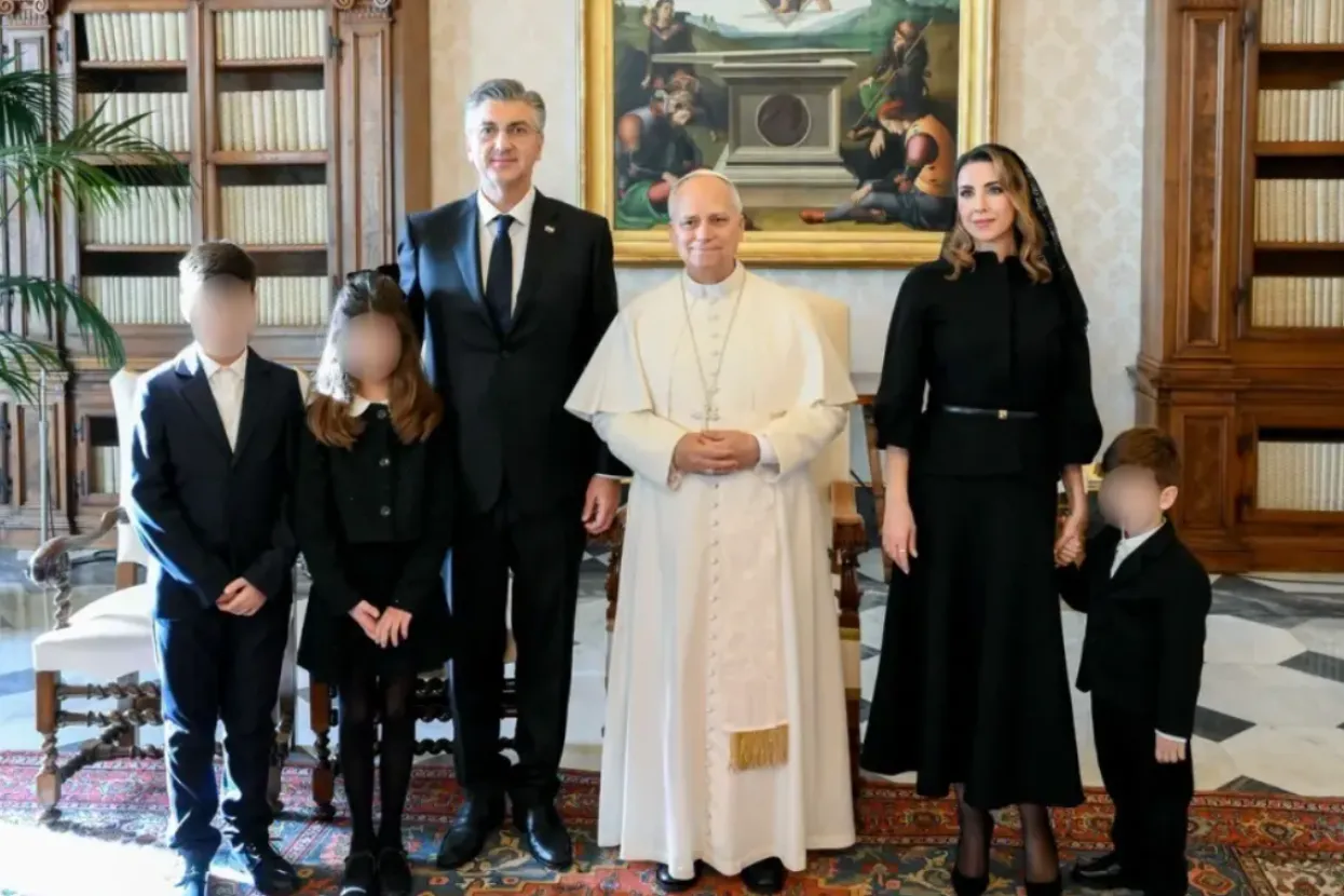 Plenković s obitelji se sastao s papom