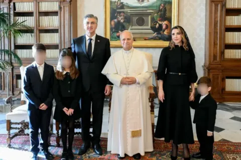 Plenković s obitelji se sastao s papom