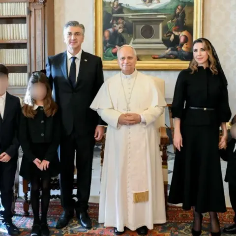 Plenković s obitelji se sastao s papom