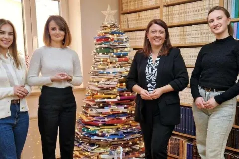 Franjevačka knjižnica Tomislavgrad obogatila bolničku knjižnicu SKB Mostar s 150 knjiga