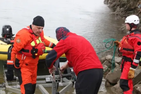 Prevrnuo se čamac s migrantima na Savi