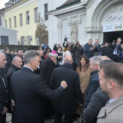 Hrvatski premijer Andrej Plenković u Banjoj Luci s biskupom Majićem