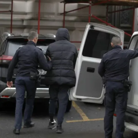 Uhićenje (Ilustracija)