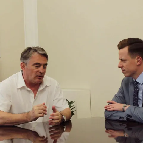 Kom&scaron;ić i Ahmetović