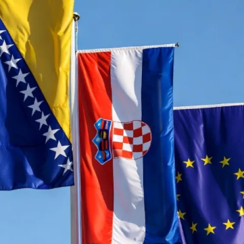Zastave BiH, Hrvatske i EU