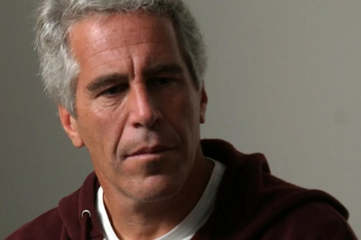 Trump je zbog incidenta s 18-godi&scaron;njakinjom izbacio Epsteina iz svog kluba"