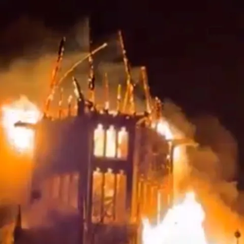 Vatra progutala simbol Amsterdama 