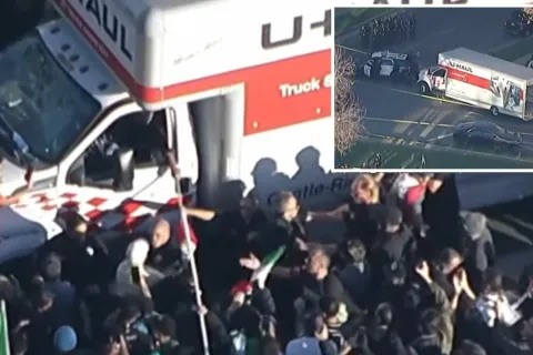 Kamionom se zabio u iranske prosvjednike u Los Angelesu