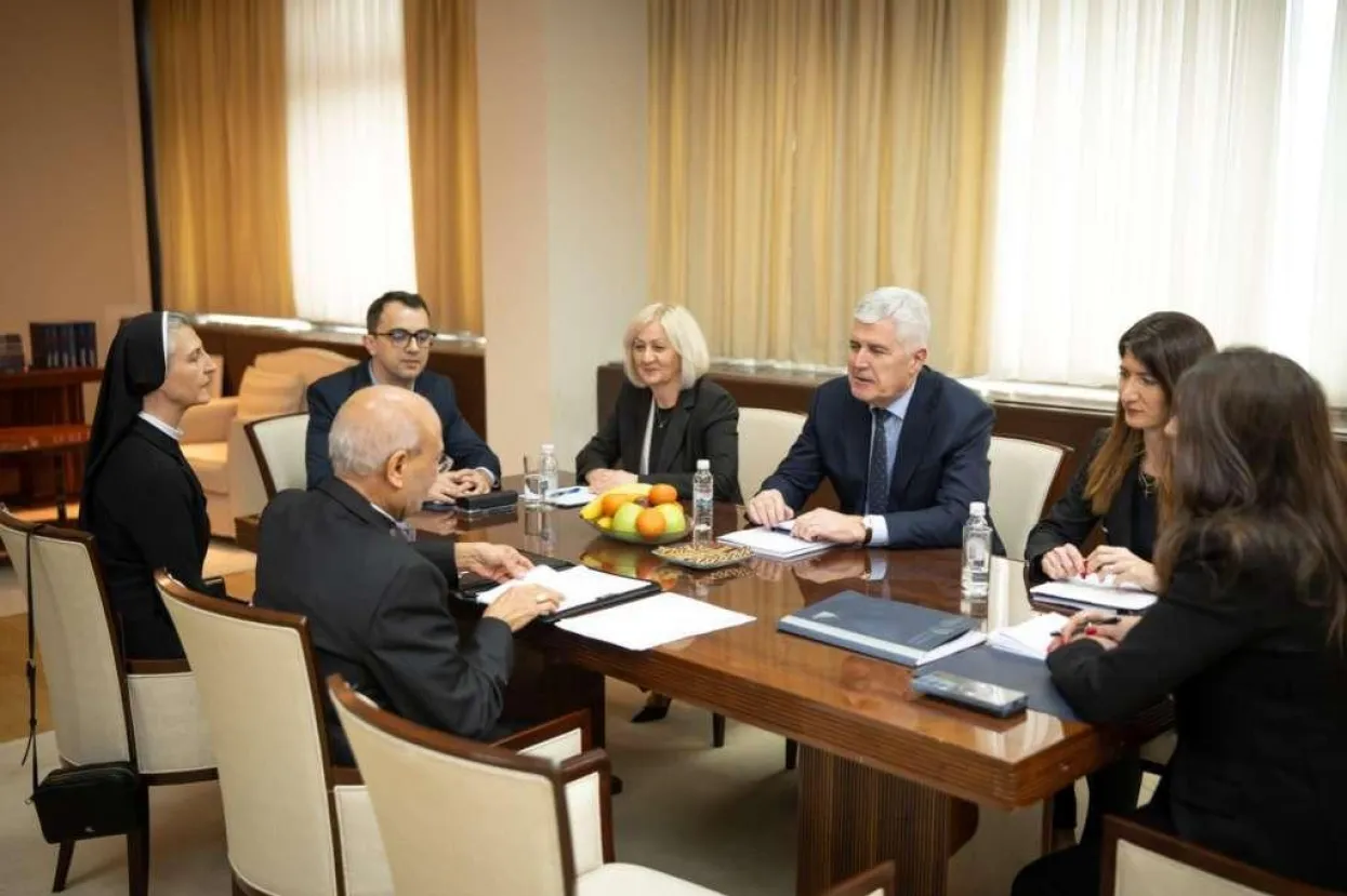 Čović s apostolskim nuncijem Chullikattom