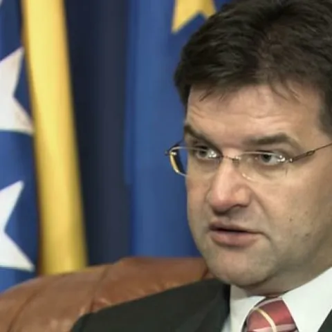 Epstein nudio &ldquo;žene i njihove sestre&rdquo; biv&scaron;em slovačkom predstavniku u BiH