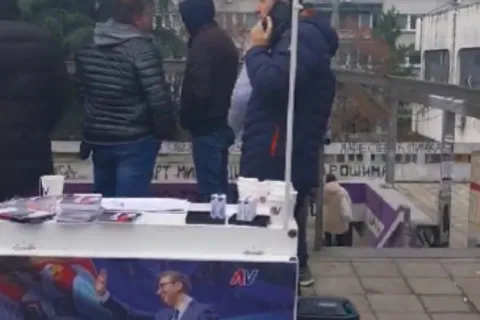 Prista&scaron;e Vučićeve stranke u Beogradu pu&scaron;tale "Čavoglave"