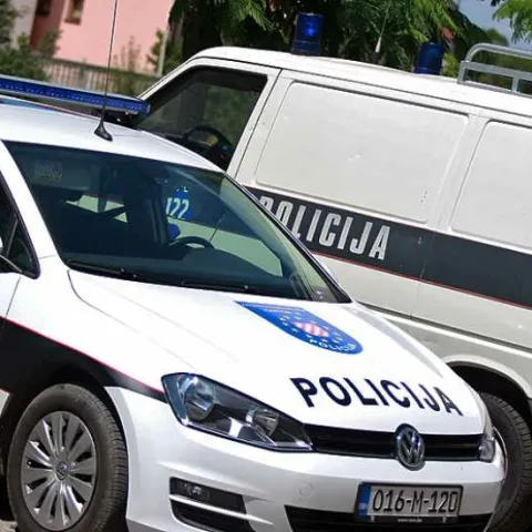 U prometnoj nesreći kod Gruda ozlijeđeno &scaron;est osoba