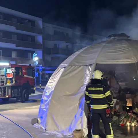 Zapalio se memorijal žrtvama požara u &scaron;vicarskom skijali&scaron;tu