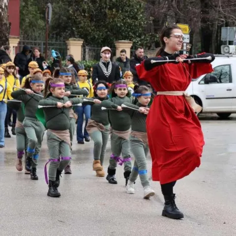 Karnevalska povorka u Mostaru