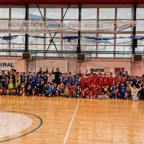 KS Herceg Bosne uručio lopte klubovima Mini basket lige za dječake