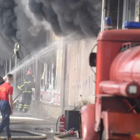 Na gradili&scaron;tu u Mostaru izbio požar