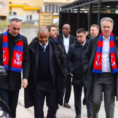 Đani Rahimić sa &scaron;alom Crystal Palacea