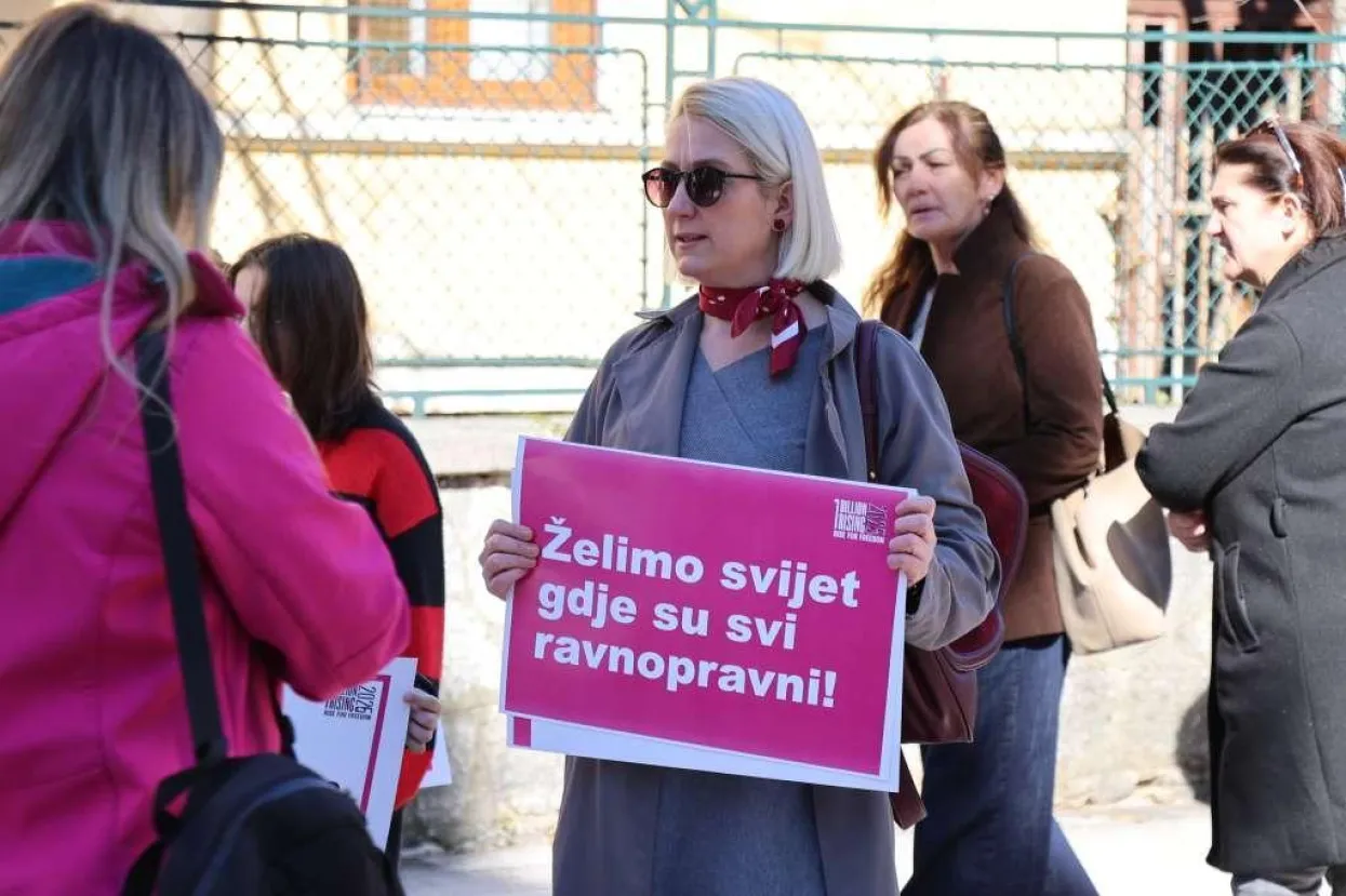 Kampanja 'One Billion Rising' - Mostar plesom poslao poruku