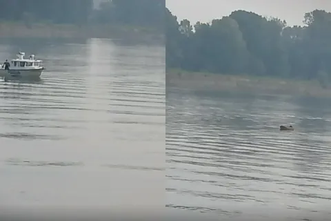 Pevrnuti čamac na Savi