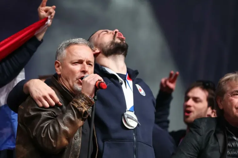 Thompson na dočeku rukometa&scaron;a