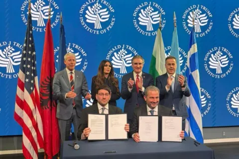 M.T. Abraham Grupa potpisala sporazum o 20-godi&scaron;njoj opskrbi američkim LNG-om za Aluminij Industriju