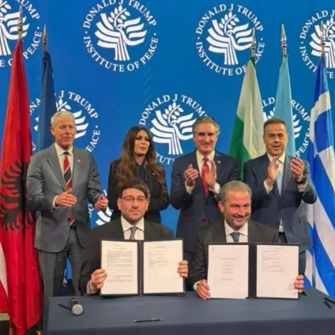 M.T. Abraham Grupa potpisala sporazum o 20-godi&scaron;njoj opskrbi američkim LNG-om za Aluminij Industriju