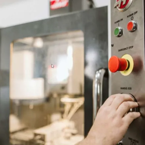 Besplatne obuke za kuhare, sobarice i CNC operatere