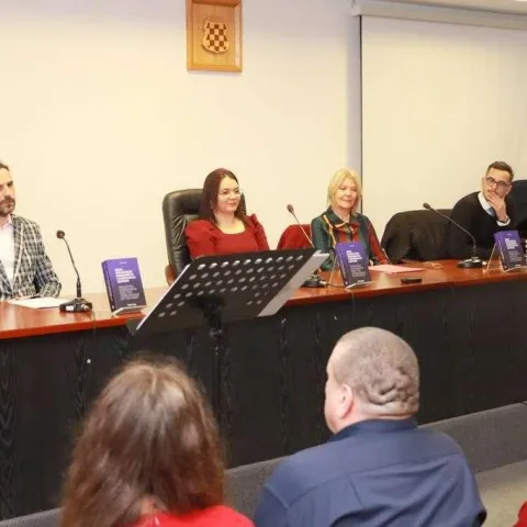 Predstavljena knjiga Julienne Bu&scaron;ić 'Krik hrvatskih disidenata'