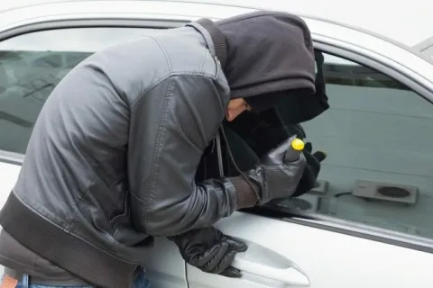 15-godi&scaron;njak ukrao autobus i odvezao se do 130 km udaljenog mjesta kako bi se sreo s djevojkom