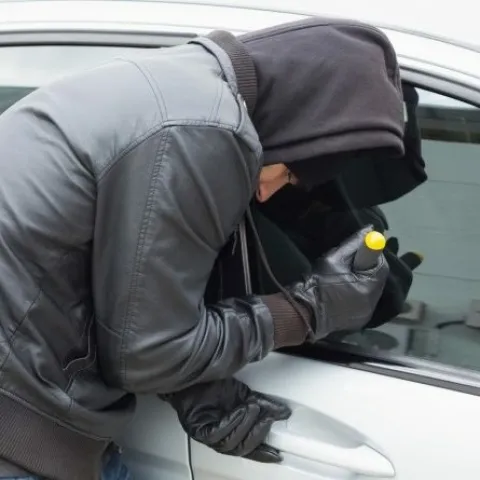 15-godi&scaron;njak ukrao autobus i odvezao se do 130 km udaljenog mjesta kako bi se sreo s djevojkom