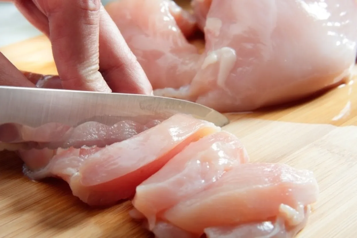 Europska unija zabranila uvoz pilećeg mesa iz BiH. U najboljem slučaju zabrana će trajati jo&scaron; 30 dana