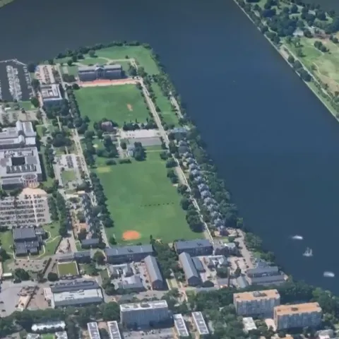 Uočeni nepoznati dronovi iznad vojne baze u kojoj žive Rubio i Hegseth