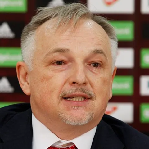 Zsolt Hern&aacute;di