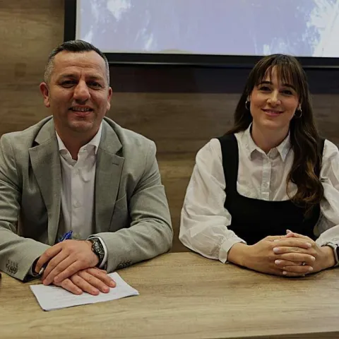 Psihologinja Martina Orman-&Scaron;koro održala je u Mostaru stručno predavanje pod nazivom "Zajedno protiv usamljenosti", s ciljem podizanja svijesti o važnosti socijalne uključenosti, te ukazivanja na izazove s kojima se osobe s Down sindromom i njihove obitelji svakodnevno susreću.